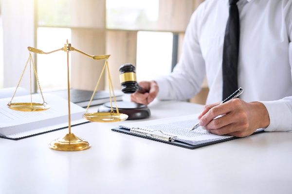 图片[1]-美容机构退款不给属于什么案件 怎么处理-游法云